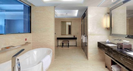 Crowne Plaza Hotel Lanzhou Room Type - 1 King Royal River View Suite