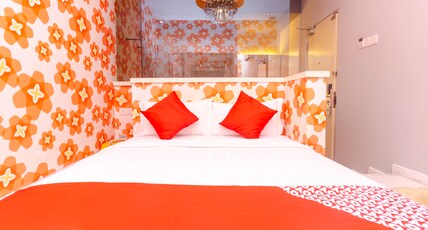 Hotel O Rooms Boutique Hotel Room Type - Deluxe King