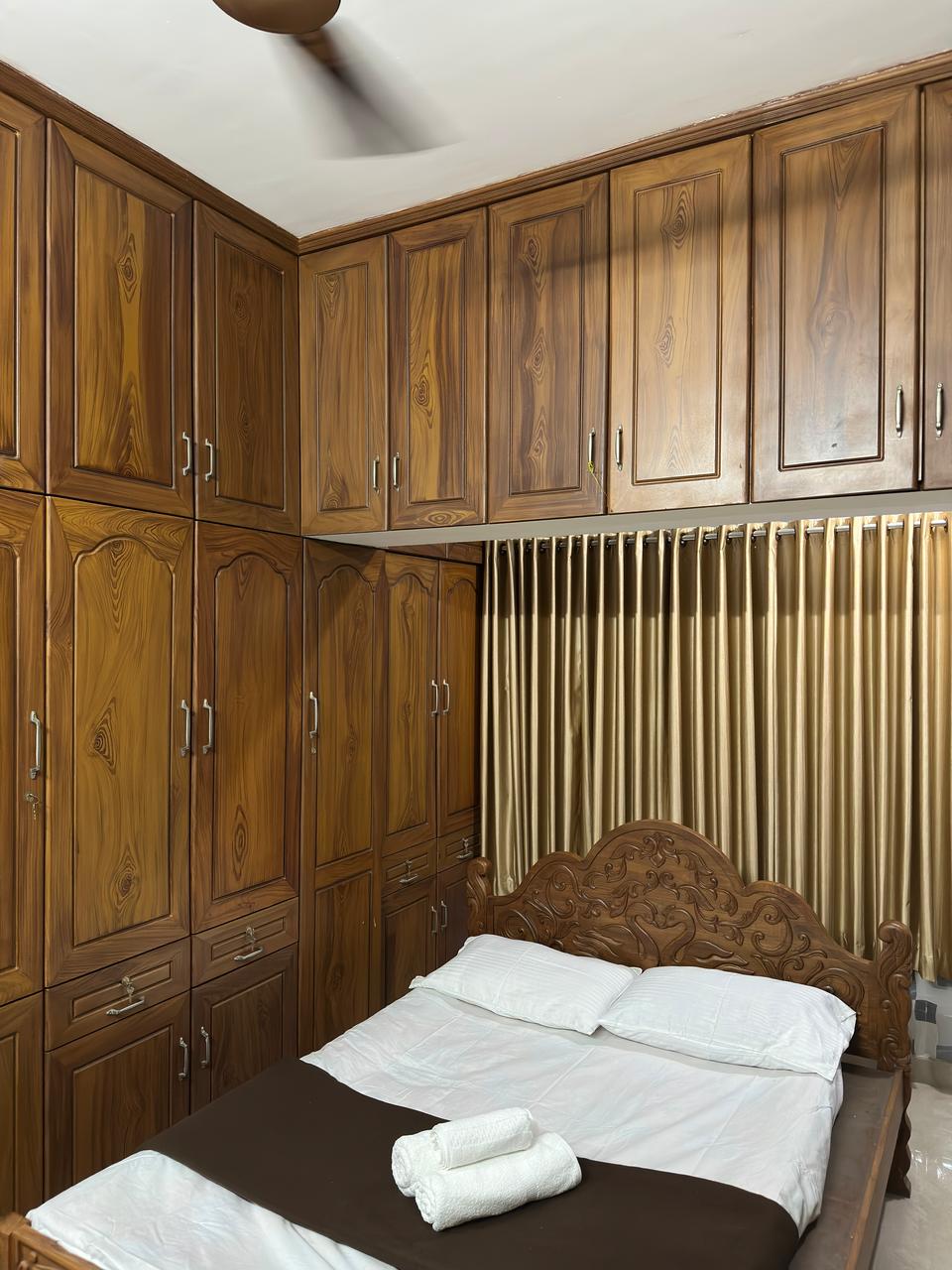 TERMINAL STAY BY AMBADI | 5BHK | AIRPORT STAY - Tap to explore photos