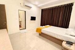 Trimurti Deluxe Lodging