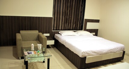 Hotel Shaheen International Room Type - Deluxe Room