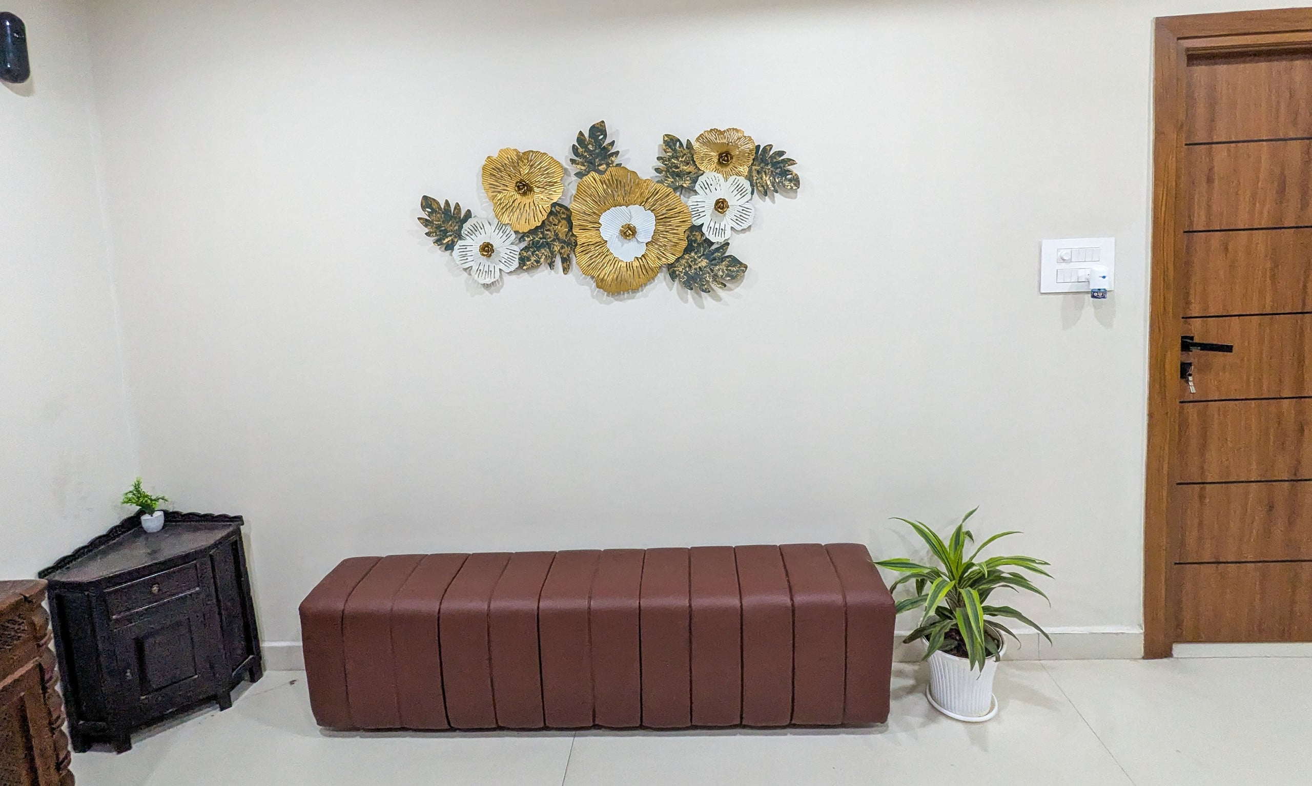 Luxe Nest by Urban Voyage Stays Madhapur - Tap to explore photos