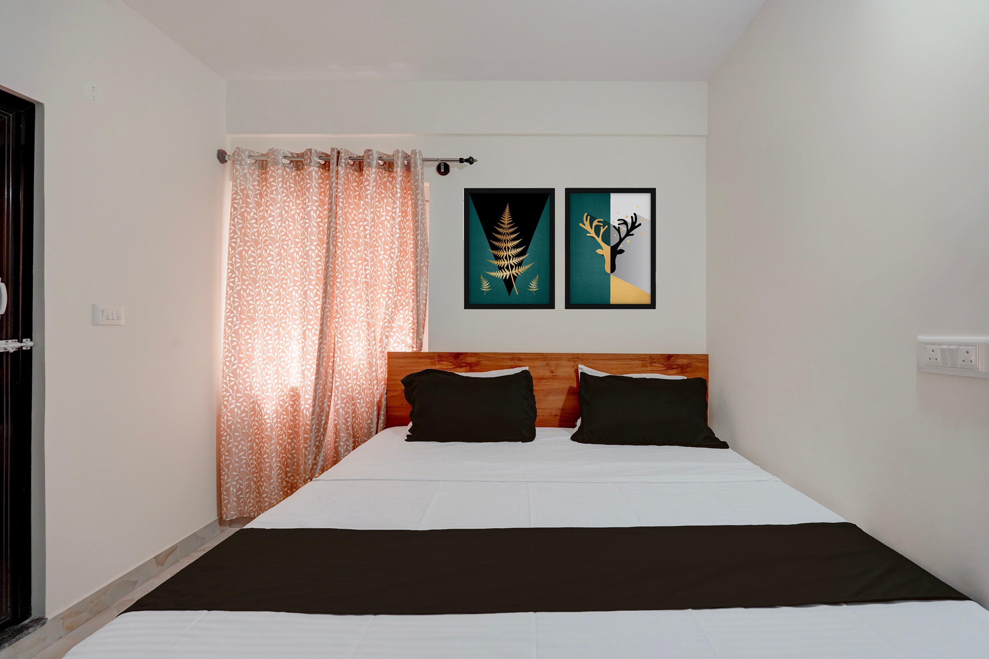 Hotel O SM Happy Stay ROOMS - Tap to explore photos
