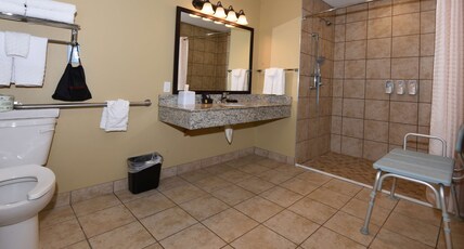 Best Western Plus Vintage Valley Inn Room Type - Accessible - Suite King Bed, Mobility Accessible, Roll In Shower, Kitchen, Wi-Fi, Non-Smoking, Full 