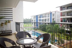 Faodail 18 Pool view 1BHK Acron Seawinds Baga