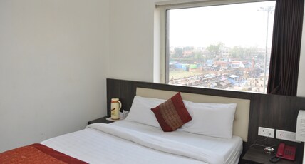 Hotel Al Gulzar Room Type - Deluxe AC Room with Wifi