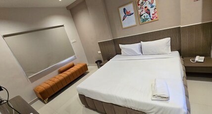 Western Hotel Room Type - Deluxe Double Room