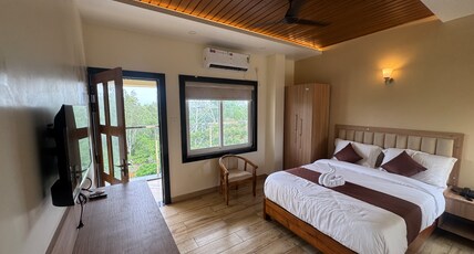 Hotel Sea Forest Room Type - Premium Room with Balcony & Forest View