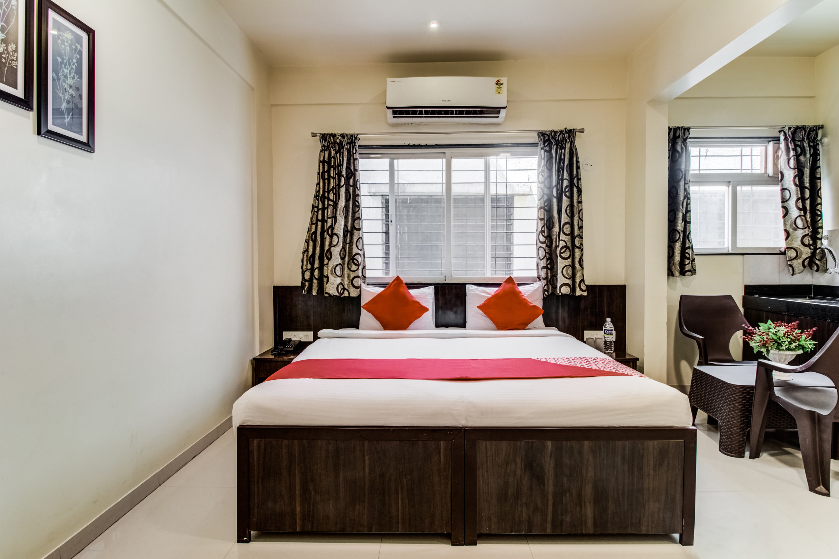 Hotel O Suyog Inn - Tap to explore photos