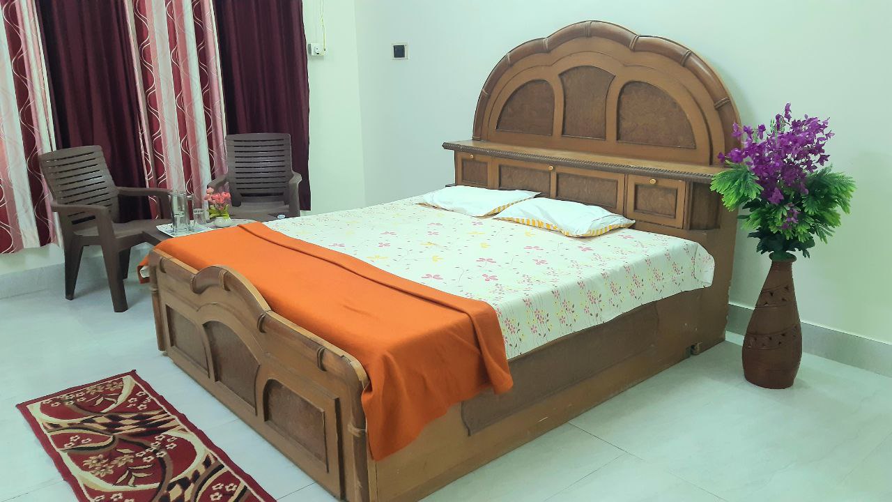 Kanak Homestays - Tap to explore photos