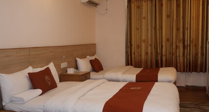OYO 820 Hotel Natraj Room Type - Deluxe