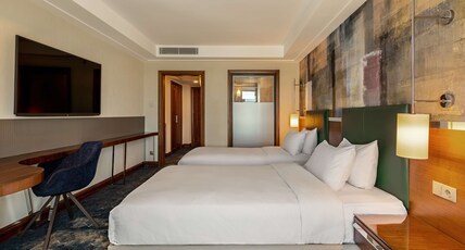Doubletree by Hilton Van Room Type - TWIN ROOM WITH LAKE VIEW
