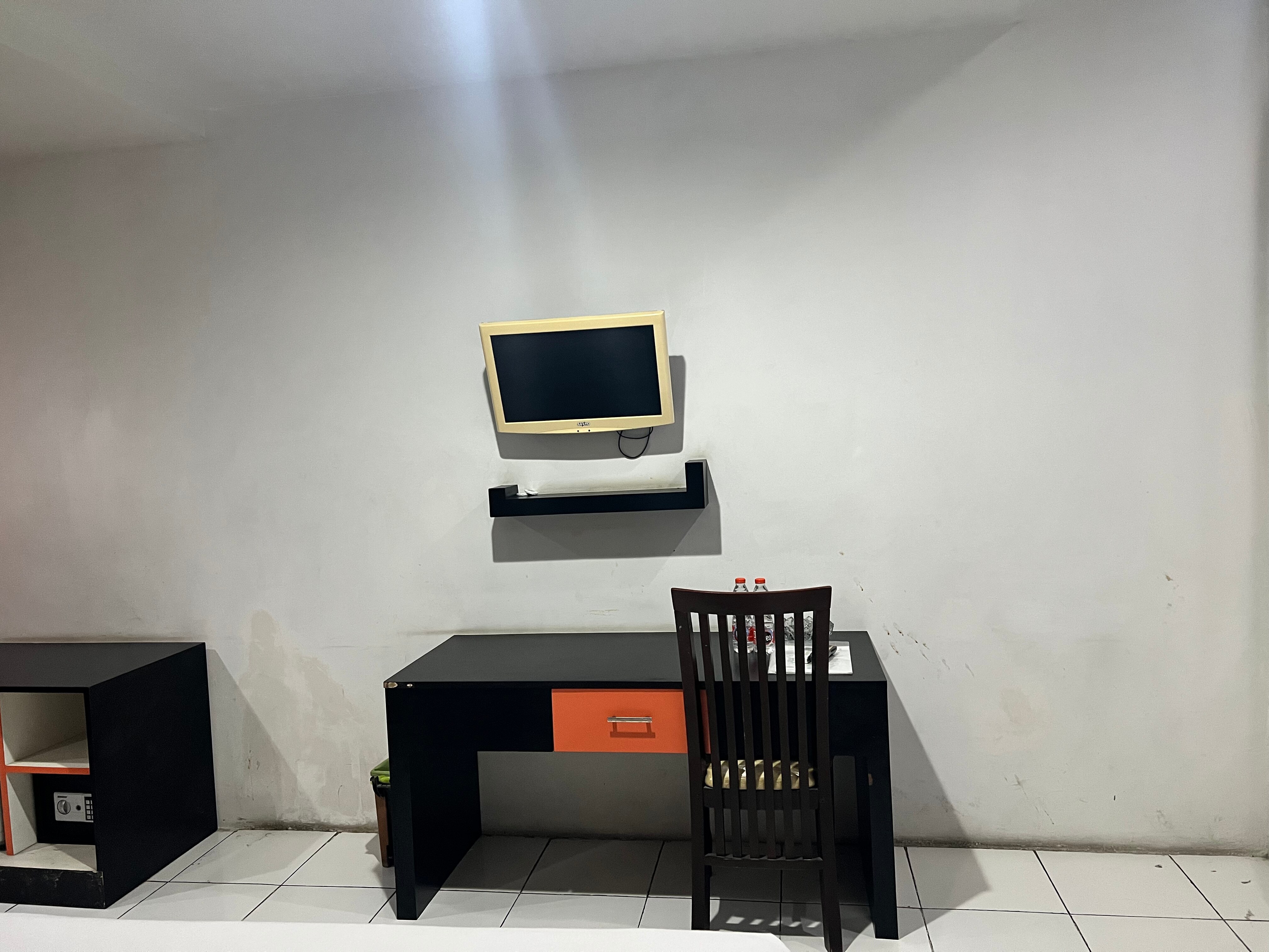 Hotel O Tri Homestay - Tap to explore photos