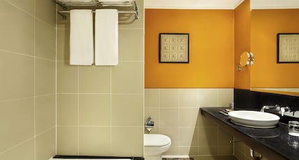 Novotel Semarang Room Type - Standard Room with 1 Queen Size bed
