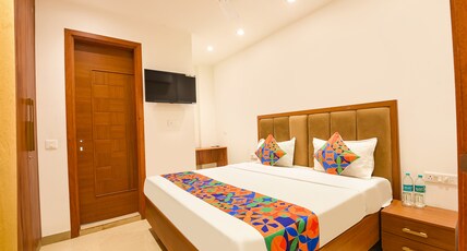 FabHotel Downtown Travelodge Room Type - Deluxe Room