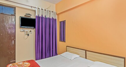 Aryan Hotel Room Type - Economy Room Non Ac (Unmarried couples and Local ID proof are strictly not allowed)