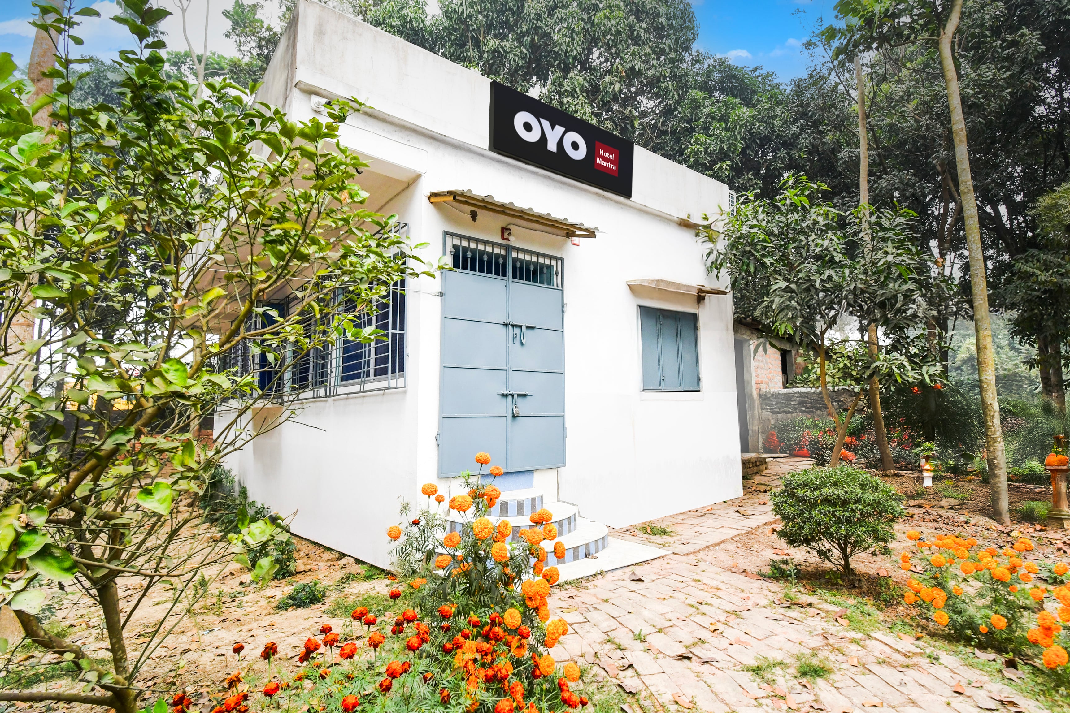 Hotel O MANTRA - Tap to explore photos