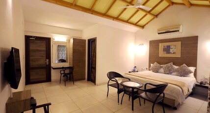 Hummingbird Resort Room Type - Premium Rooms With Balcony (Garden view, Second floor)