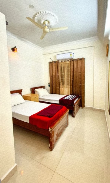 Stylish 3bhk A/C Apartment - Tap to explore photos