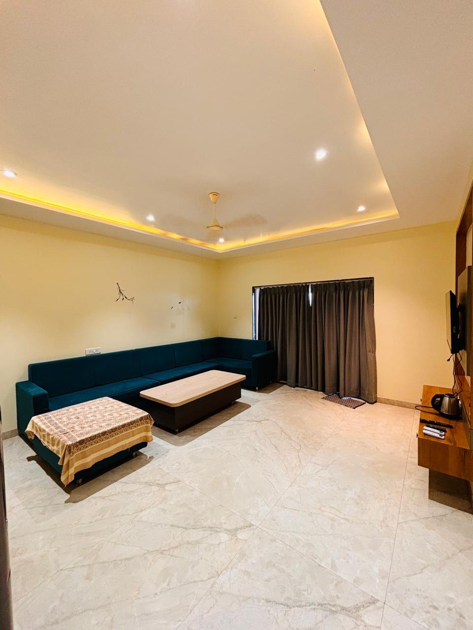 Paramount Villa Private Rooms - Tap to explore photos
