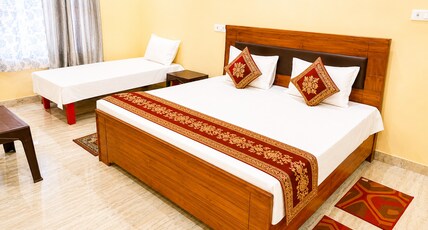 The Lord Rama Palace - 500 mtr From Ram Temple Room Type - AC Triple Bed Room The Lord Rama Palace - 500 mtr From Ram Temple Room Type - AC Triple Bed Room