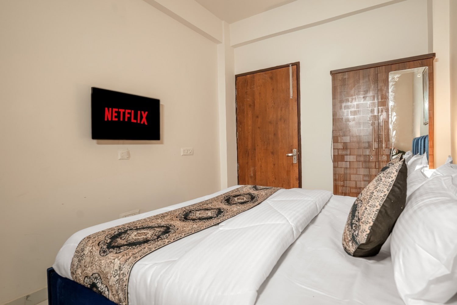 Aerostays Mohali | Luxury Apartments - Tap to explore photos