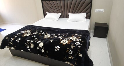 Shri Vashudev dham Room Type - AC Bedroom 1