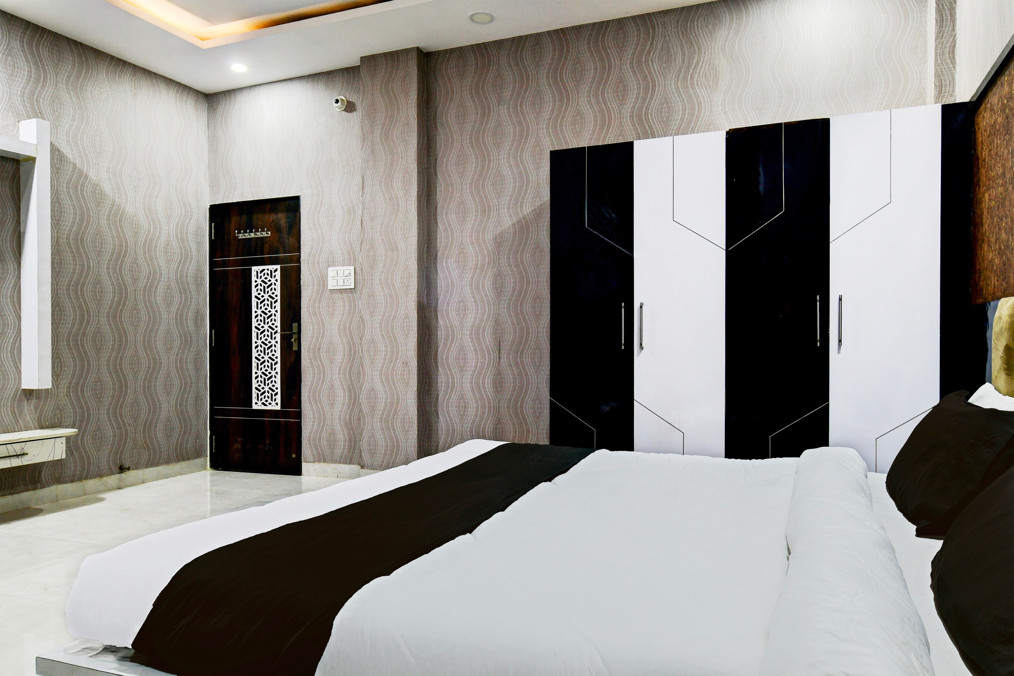 Hotel O SDF Hotel And Home Stay - Tap to explore photos
