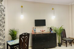 Mansi's Cozy Bnb with private balcony
