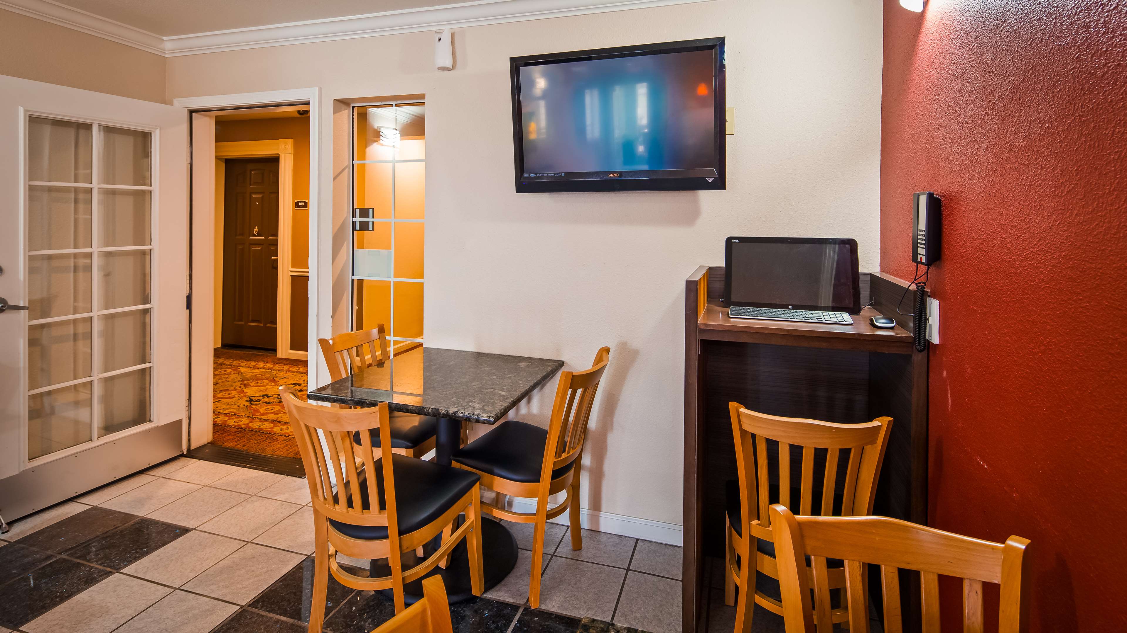 Best Western Americana - Tap to explore photos