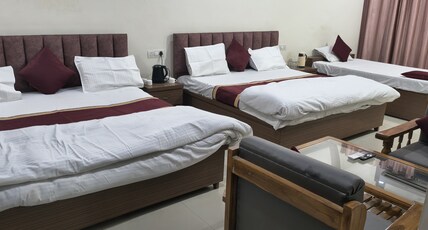 Hotel Shree Rajendra Inn (Ram Temple View) Room Type - Family Room