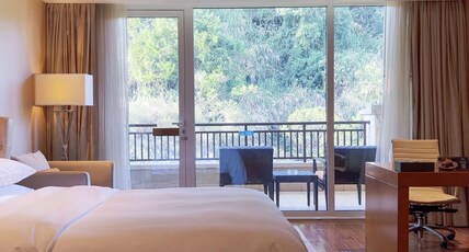 Hilton Hangzhou Qiandao Lake Resort Room Type - KING MOUNTAIN VIEW ROOM Hilton Hangzhou Qiandao Lake Resort Room Type - KING MOUNTAIN VIEW ROOM