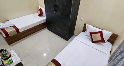GT Empire Hotel Near Chennai Trade Centre Room Type - Deluxe Twin AC Room