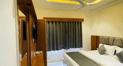 Hotel Lemzon Gandhinagar Room Type - Deluxe Room