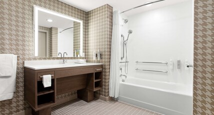 Home2 Suites by Hilton Owatonna Room Type - 2QUEEN ACC TUB STUDIO STE