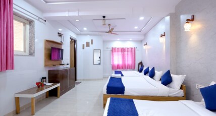 Basil Inn - Near Taj Mahal Room Type - Big Family Room (06 Bed) Basil Inn - Near Taj Mahal Room Type - Big Family Room (06 Bed)