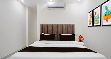Super Townhouse Krishna Nagar Metro Station Room Type - Classic Super Townhouse Krishna Nagar Metro Station Room Type - Classic