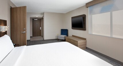 Holiday Inn Express SAULT STE. MARIE Room Type - 1 Bedroom Suite
