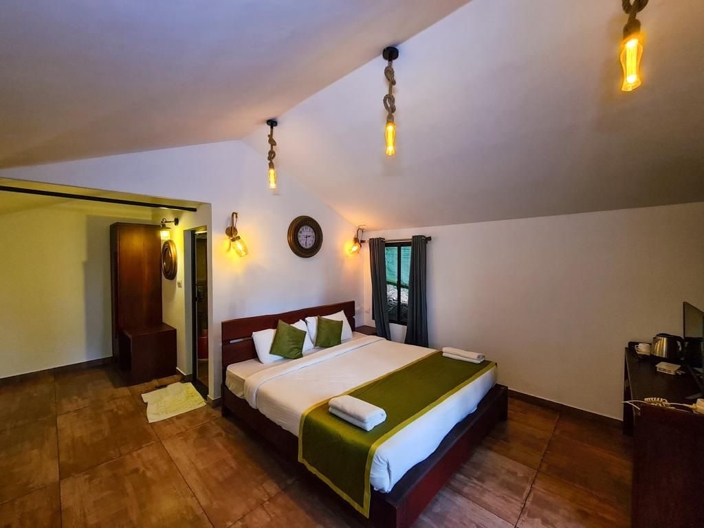 Land's End Resort - Tap to explore photos