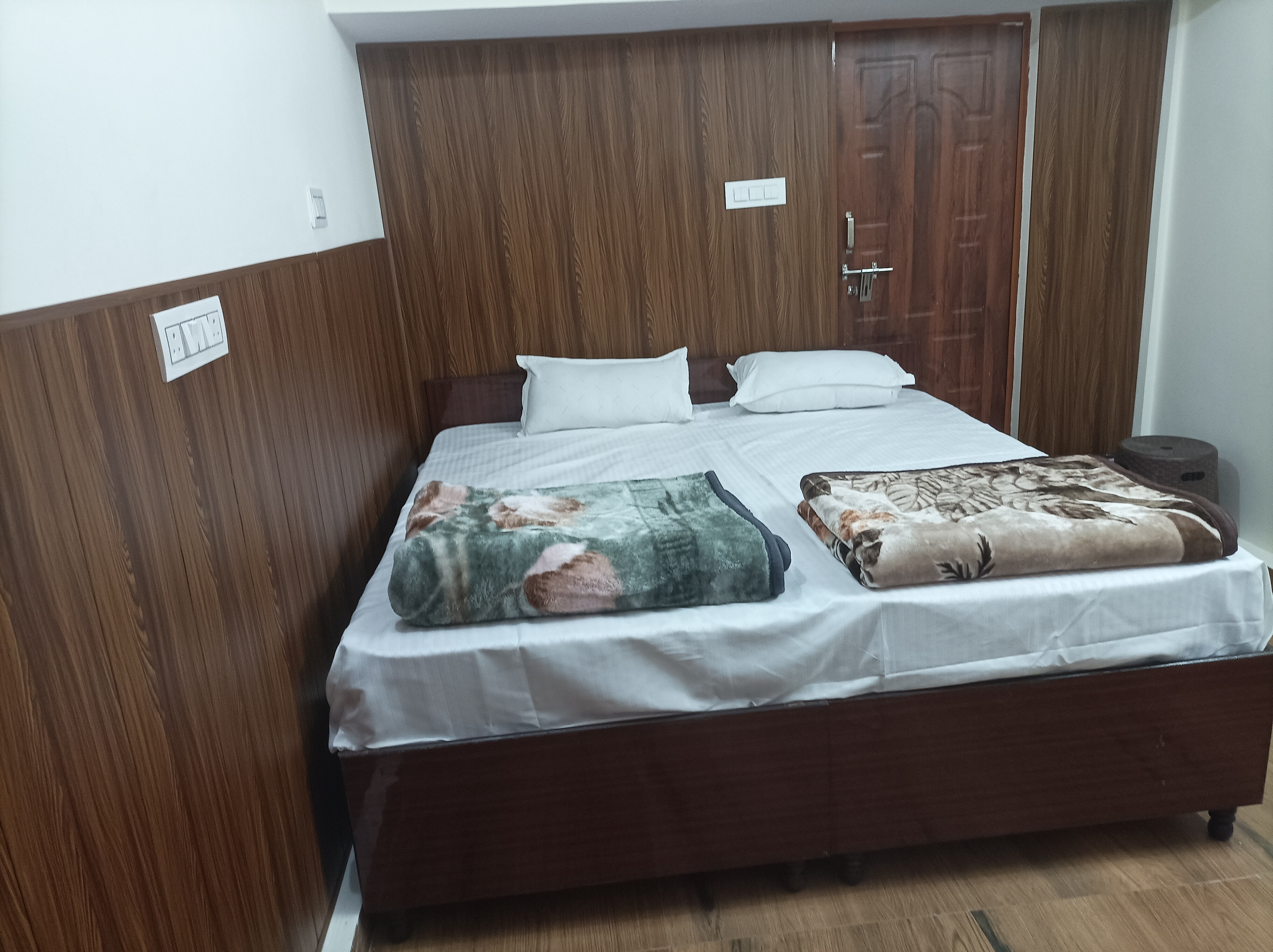 BRS HOMESTAY - Tap to explore photos