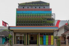 OYO 789 Pelangi Guest House