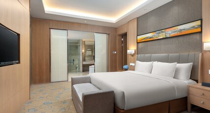 Crowne Plaza Shanghai Noah Square Room Type - 1 King Bed One Bedroom Suite