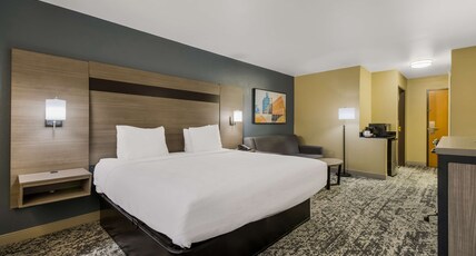 Best Western Temple Inn & Suites Room Type - 1 King Bed, Non-Smoking, Wi-Fi, Work Desk, Premium Cable Television, Full Breakfast Best Western Temple Inn & Suites Room Type - 1 King Bed, Non-Smoking, Wi-Fi, Work Desk, Premium Cable Television, Full Breakfast