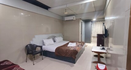 HOTEL GYANSONS Room Type - AC DELUXE