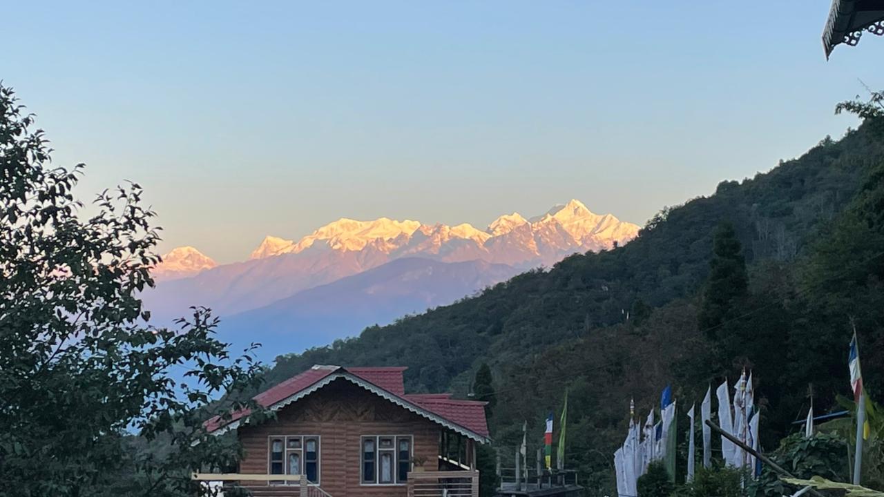 Kynance Homestay - Tap to explore photos