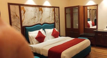 Hotel Luxmount Room Type - Maharaja Couple Room with Private Balcony Hotel Luxmount Room Type - Maharaja Couple Room with Private Balcony