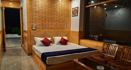 The MoonLight Stay - Shimla Room Type - Super Deluxe Family Suite (Private Terrace)