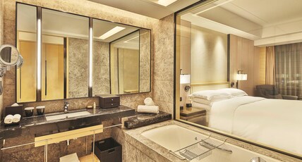 Hilton Suzhou Room Type - KING EXECUTIVE ROOM