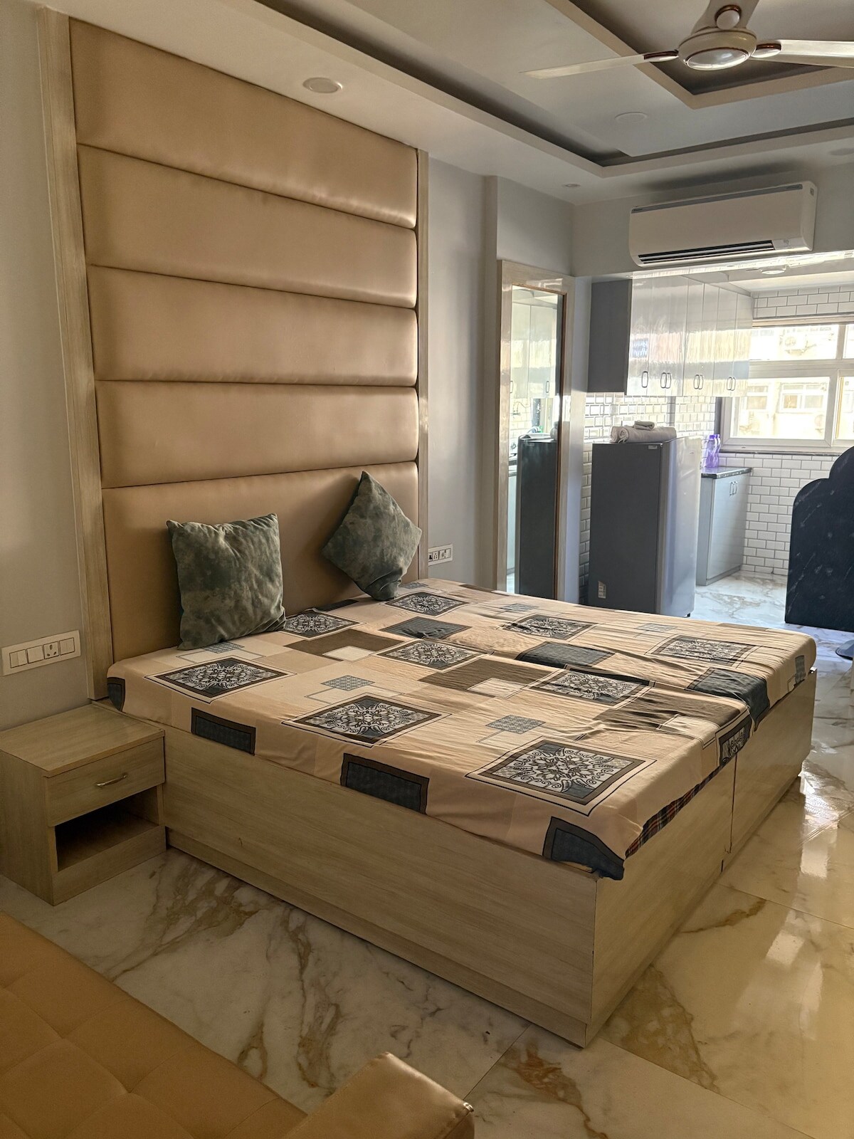 Midtown Studio Apartment in West Delhi - Tap to explore photos