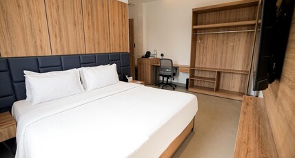 Nes-Terns Room Type - King Suite Room